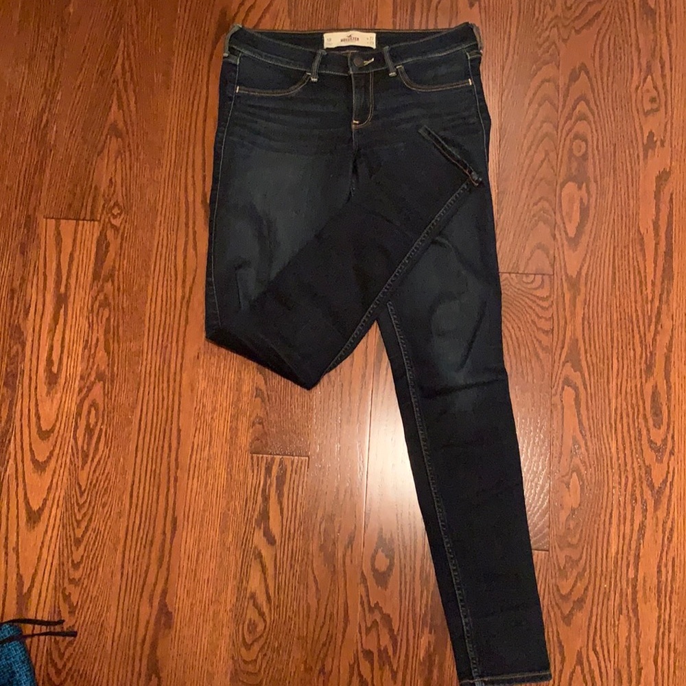 Hollister dark wash skinny jeans